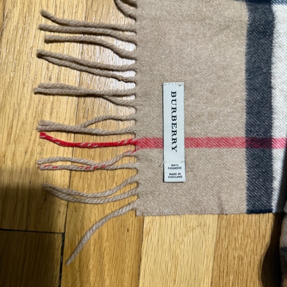 Cashmere Burberry Scarf - Picture 2 of 4